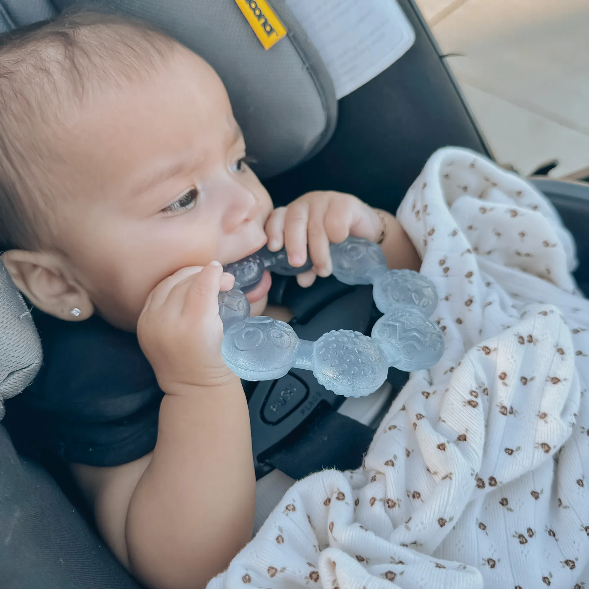 noüka Cooling Ring Teether - Moss