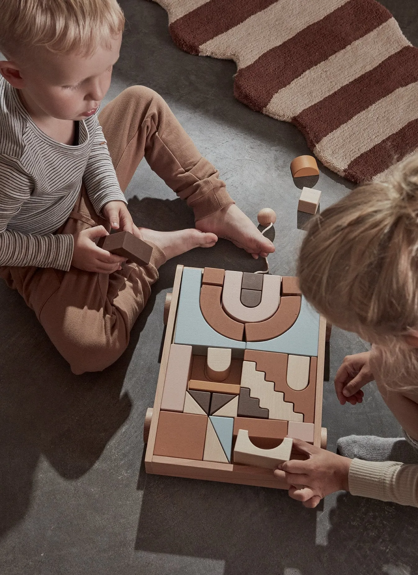 Wooden Rainbow Wagon with Blocks - Nature